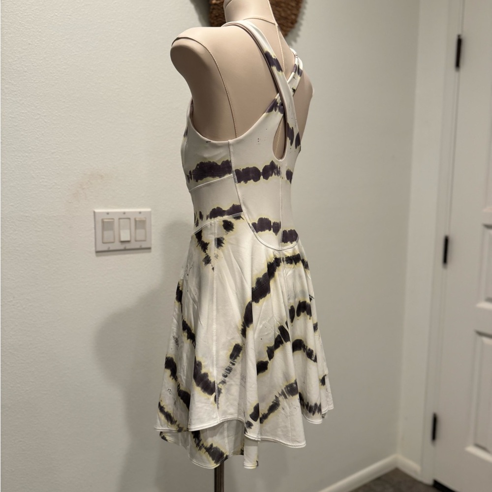 Lululemon Court Crush Tennis Dress NWOT Pockets Built in Shelf Bra Size 4 $138 - Picture 8 of 11